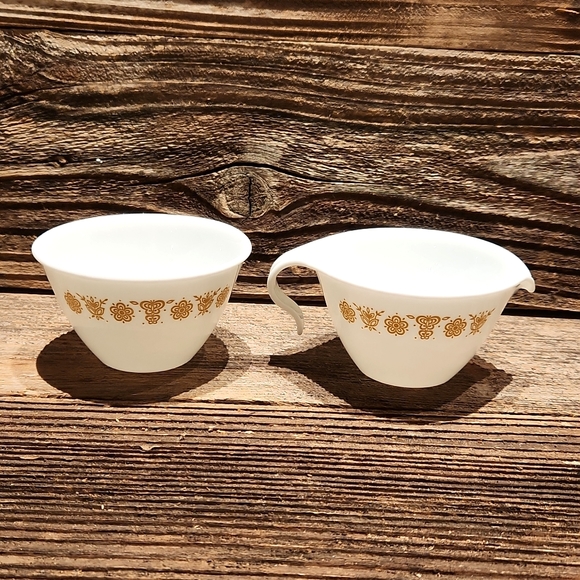 Vintage Corning Corelle Sugar and Creamer Set "Butterfly Gold Pattern" - Picture 3 of 9